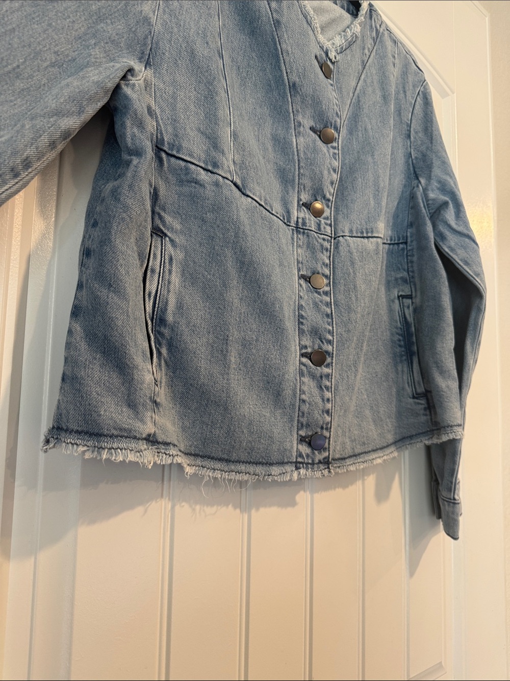 KUT from the Kloth Olea Frayed Denim Jacket Light Wash Small - Picture 6 of 11